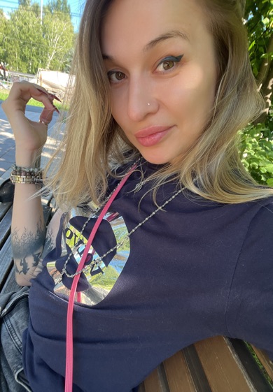 AnaBelle from United States, available for video chat on Camgomeet