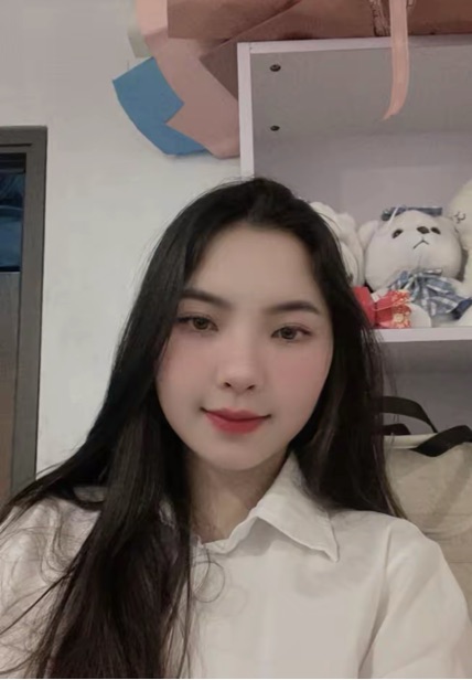 Linda from Vietnam on Camgomeet